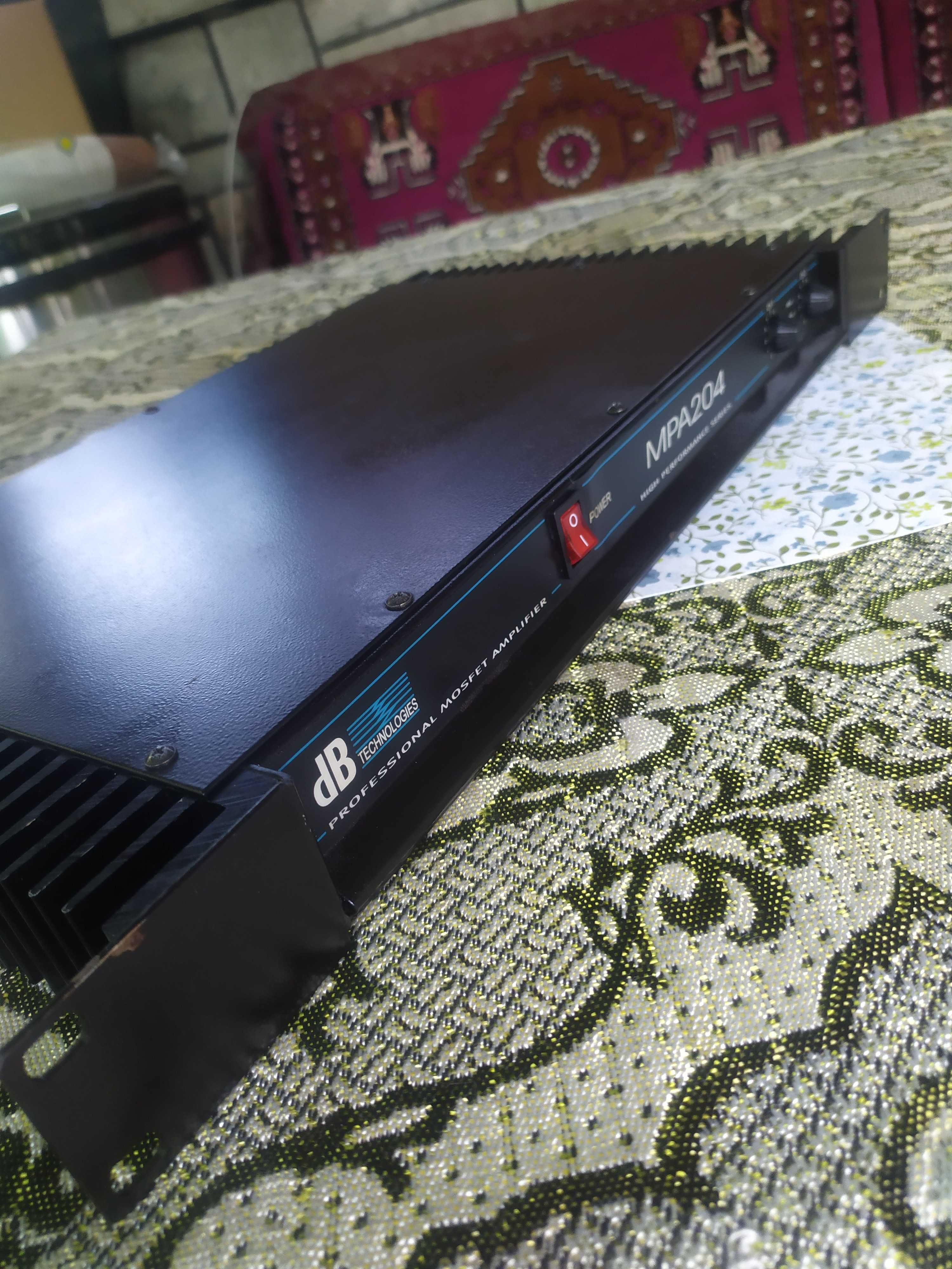 Усилвател , крайно стъпало DB Tehnologies MPA-204 (RCF)