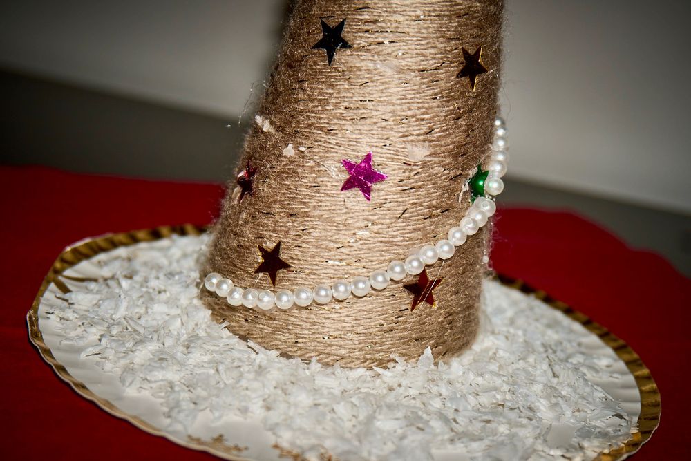 Golden Pearl Tree – Decorațiune handmade de Crăciun