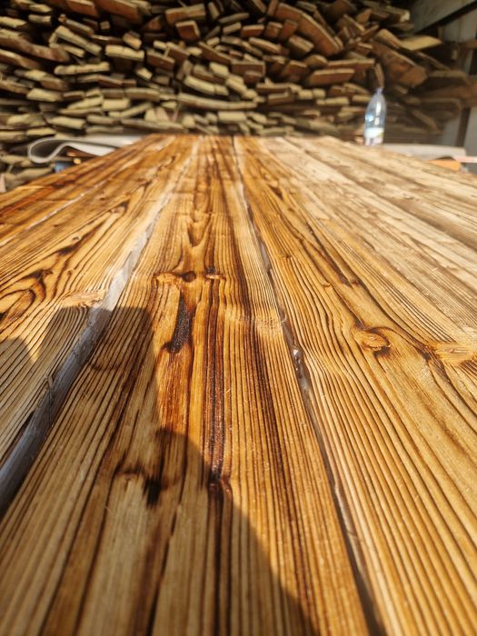 Scandura veche de brad