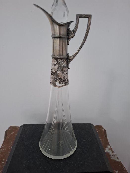 Carafa vin interbelica  superba