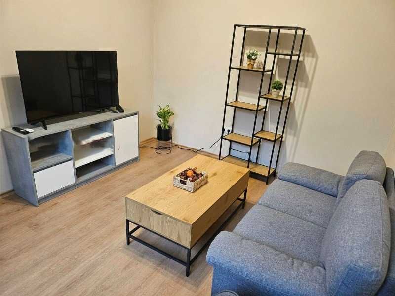 Дава се под наем Двустаен апартамент в София, Яворов - 60 кв.м за 509.49 € - Снимка #1