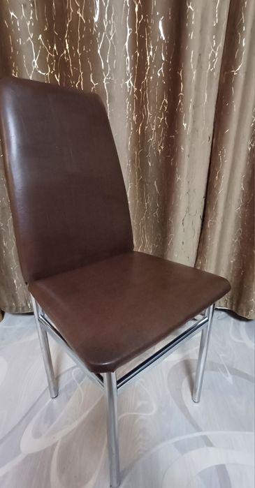 Продам 2 стула со спинкой, кожа