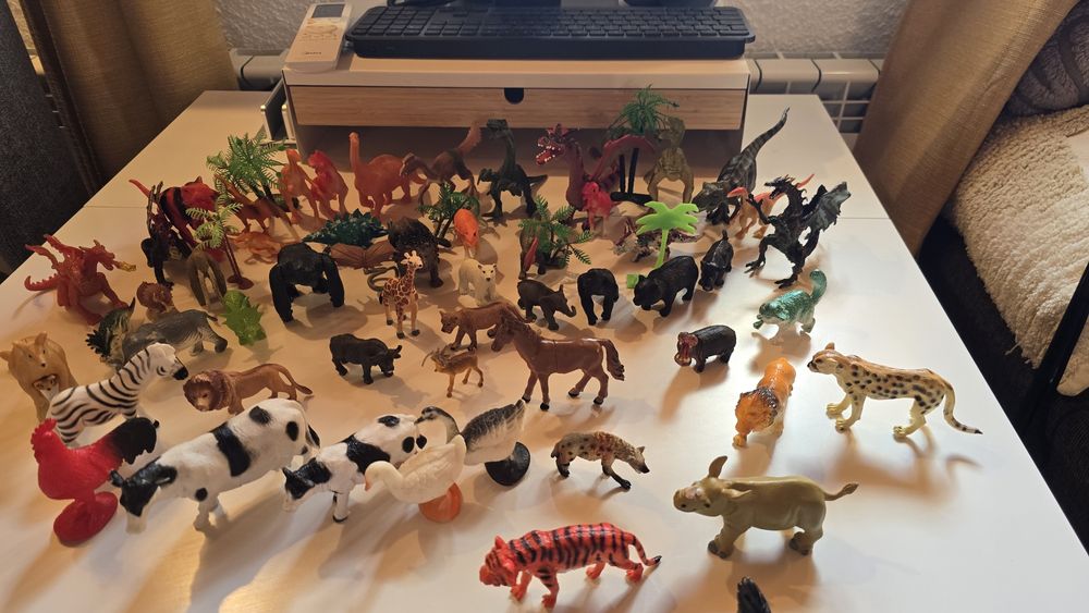 Продавам огромно количество детски играчки