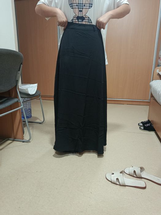 Qora yubka maktab yoki univer uchun