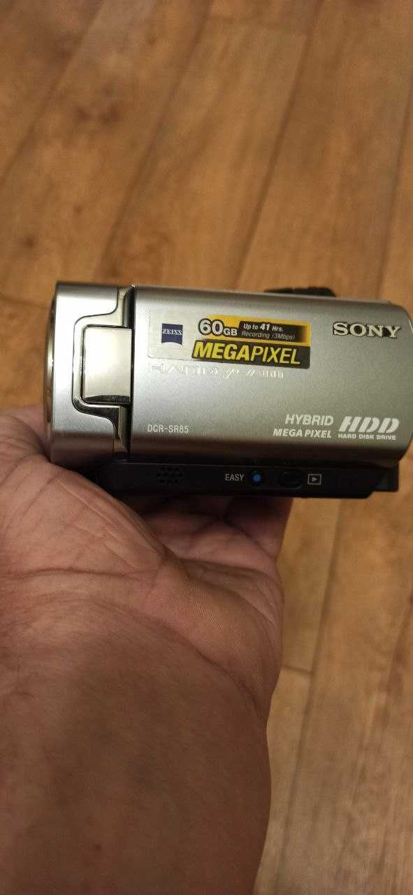 Видеокамера Sony DCR-SR85E