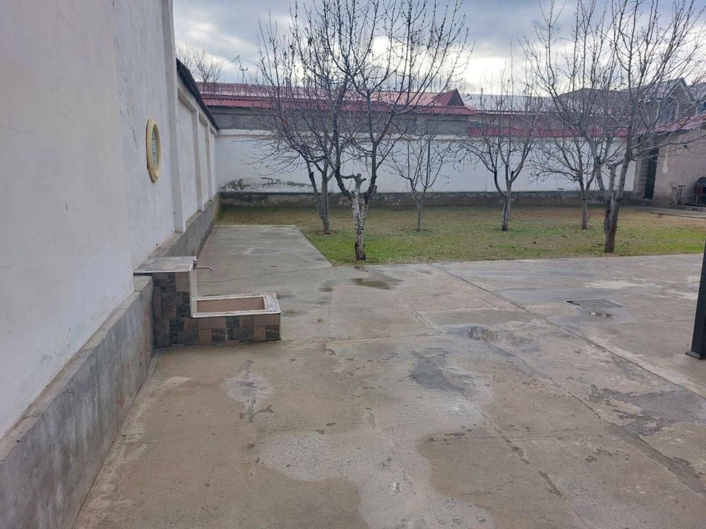 Hovli sotiladi (продаётся участок)