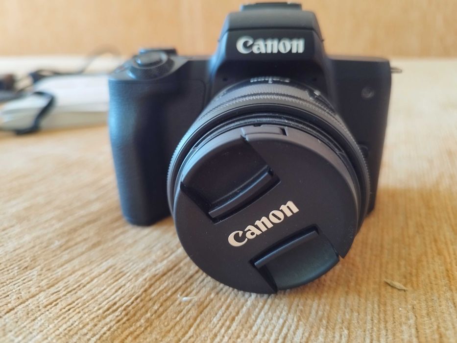 Фотоапарат mirrorless Canon EOS M50 + Обектив EF-M 15- 45 мм