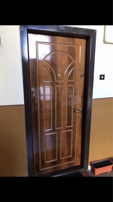 Vand apartament 2 camere cart . Tudor