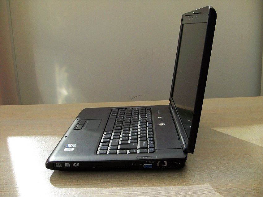 Запазен лаптоп Dell Vostro 1500 Intel Core duoT9300 6Mb L2 cashe