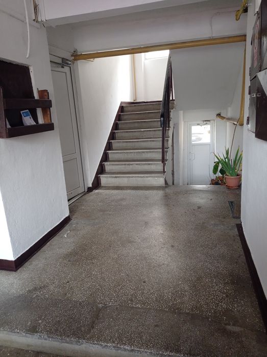 Vând garsonieră, etaj 3, renovată și mobilată în Kogălniceanu, Sebeș