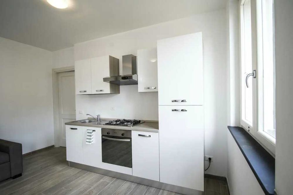 Дава се под наем Двустаен апартамент в Пловдив, Христо Смирненски - 61 кв.м за 357 € - Снимка #1