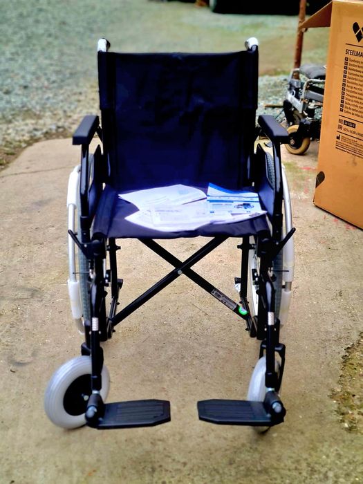 Carut cu rotile pentru persoane cu dizabilități sau handicap Nouu