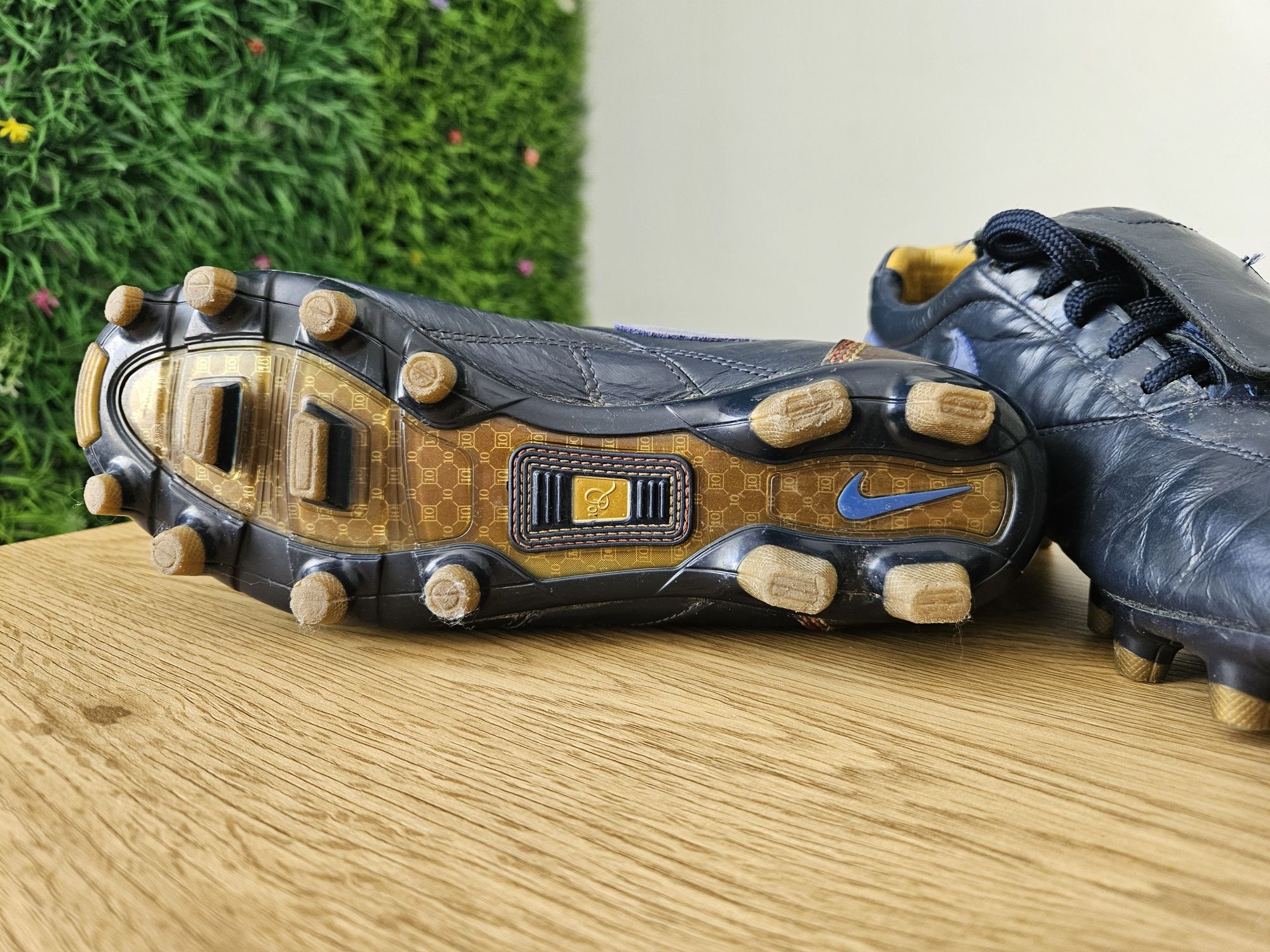 NIKE Tiempo Ronaldinho 10 Retro - 38.5 номер бутонки