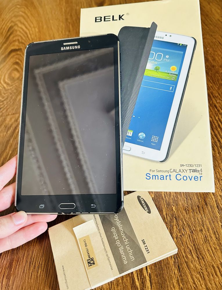 Samsung Galaxy Tab 4, planshet, belk, hujjat va karobka bor