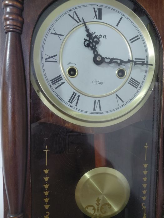 Ceas de perete cu pendul