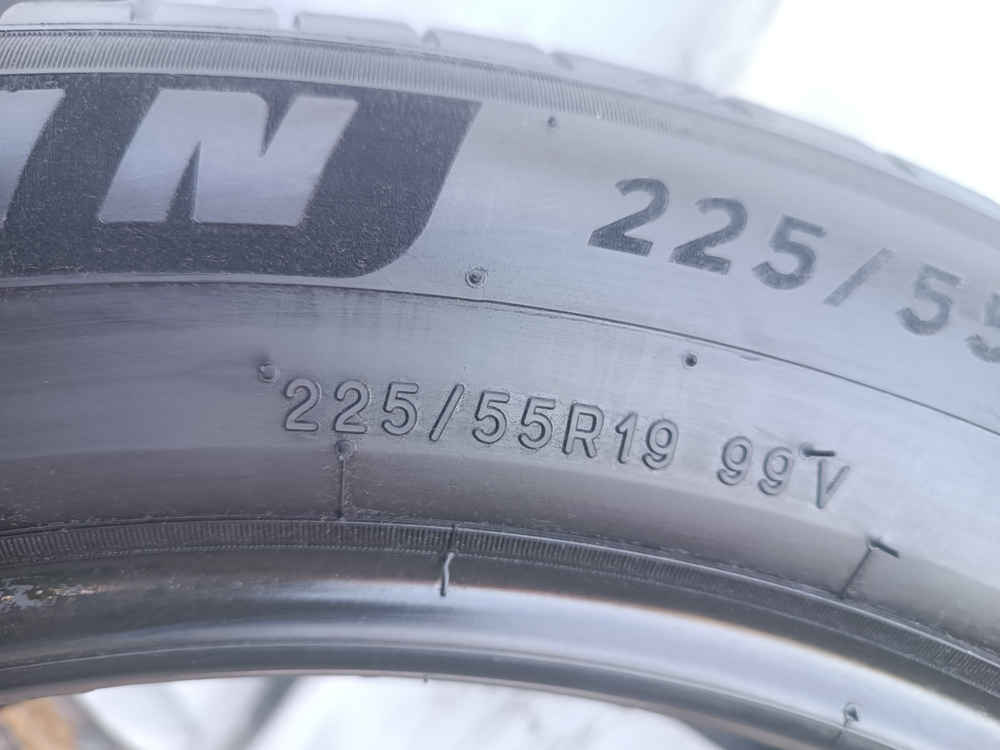 225/55/19 Michelin Дот 0821
