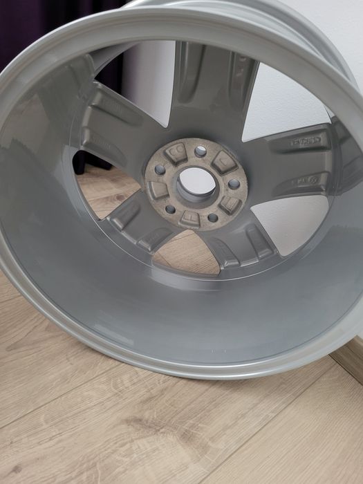 Vând jante aluminiu originale