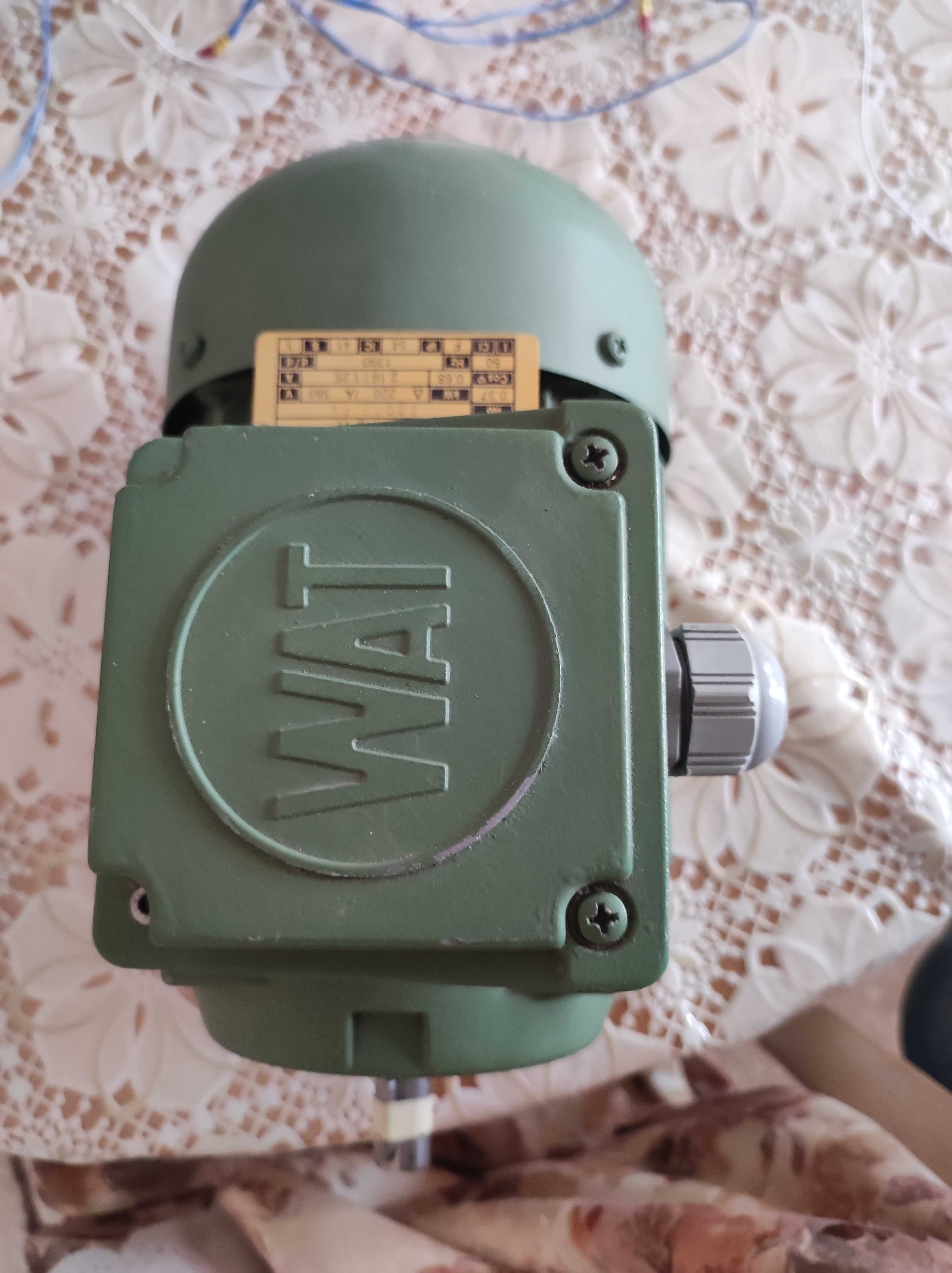 3 фазен асинхронен мотор 1390 об. 0,37kw