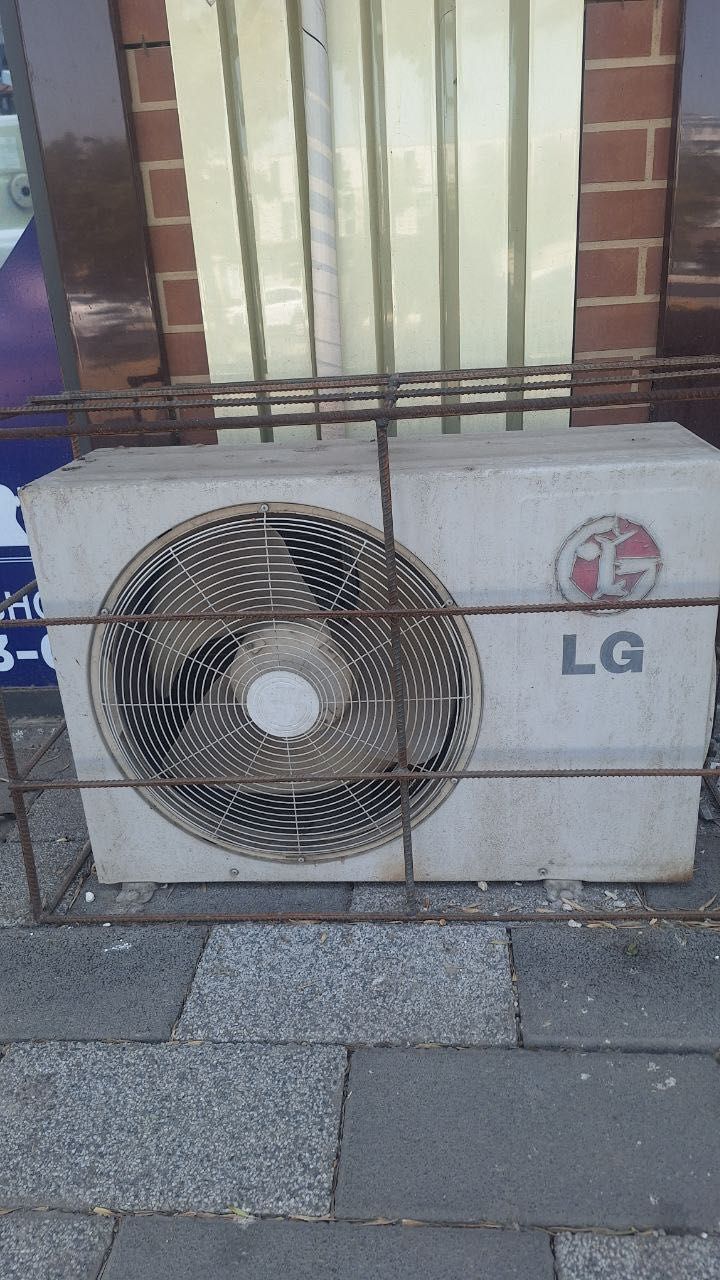 Продам 2 кондиционера LG