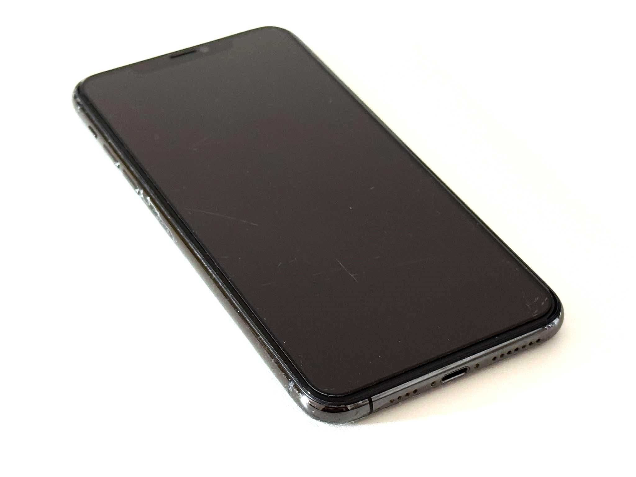 Бартер! iPhone 11 Pro Max Space Black (Черен) Счупен гръб!