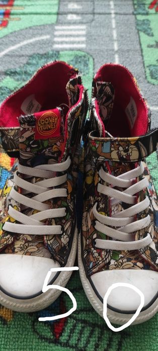 De vânzare încălțăminte sport pentru copii