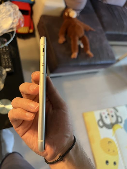 Iphone 11 128GB перфектно състояние