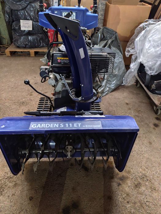 Бензинов снегорин GARDEN S-11 ET