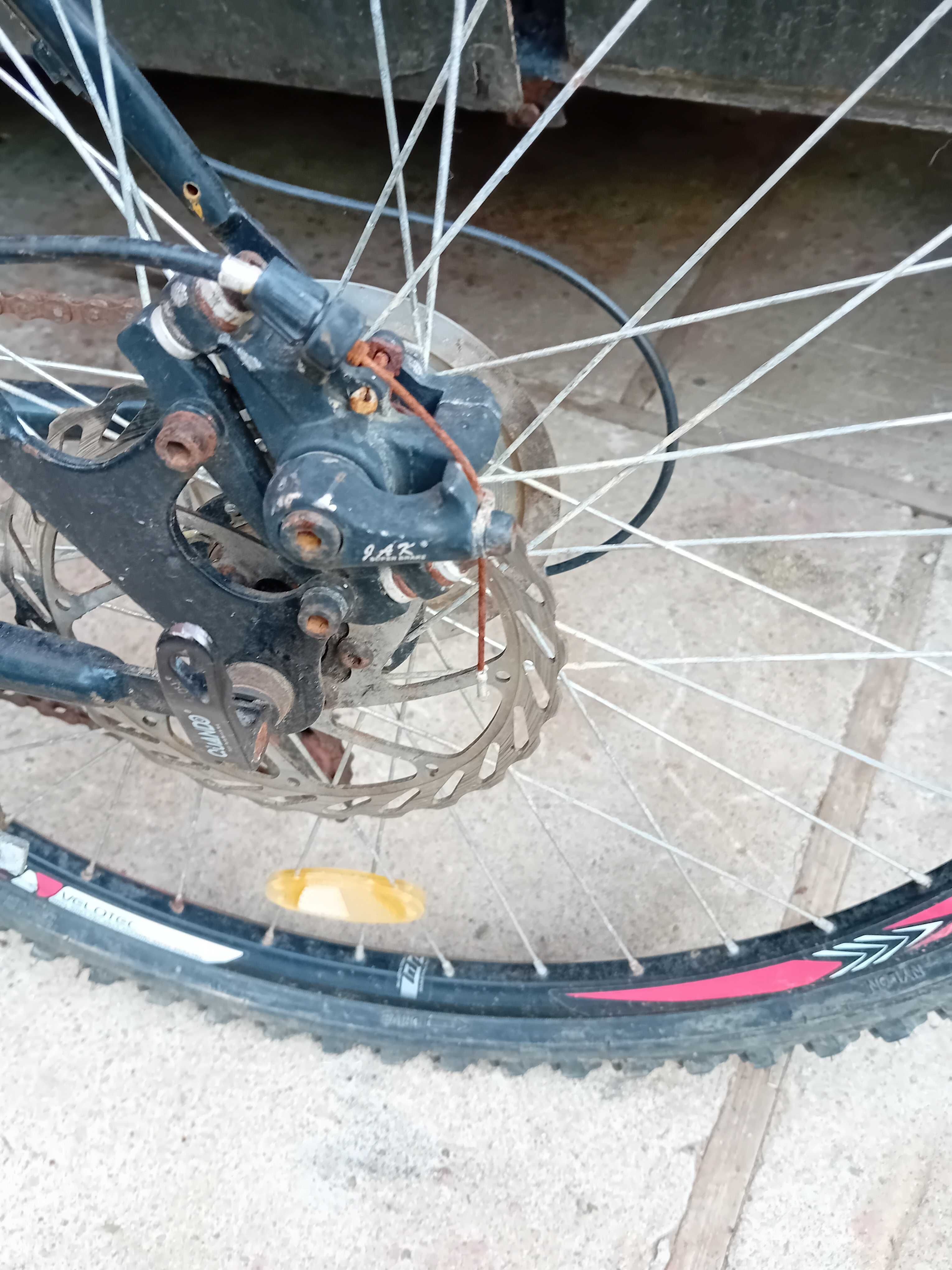 Vînd.  2 biciclete