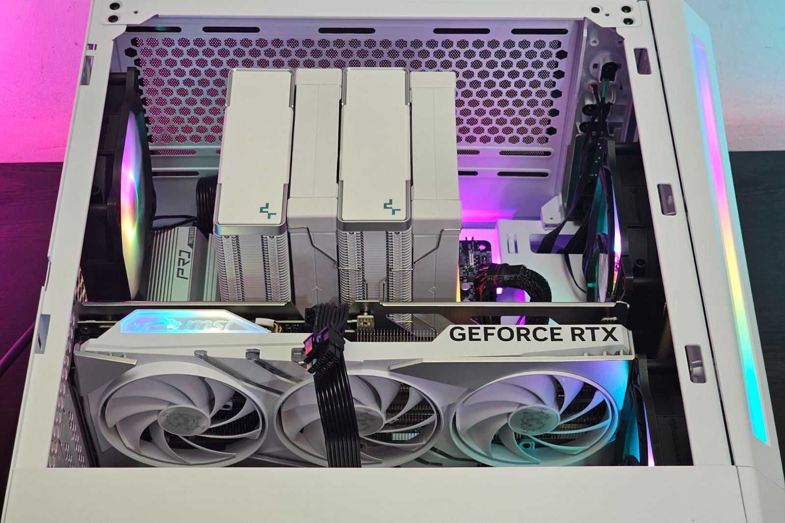 RTX 4060Ti 16GB/Ryzen 5-7500F/RAM 16GB/SSD 512GB/Чисто Нов+Гаранция!