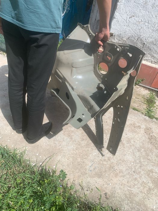 Жентра орка чап тараф крыло ички кисми + жентра орка фартук унг тараф