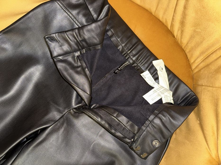 Кожен панталон Stradivarius, размер 36/С