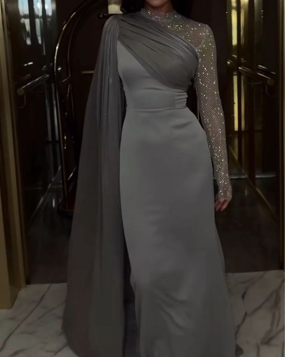 Шикарное шелковое платье