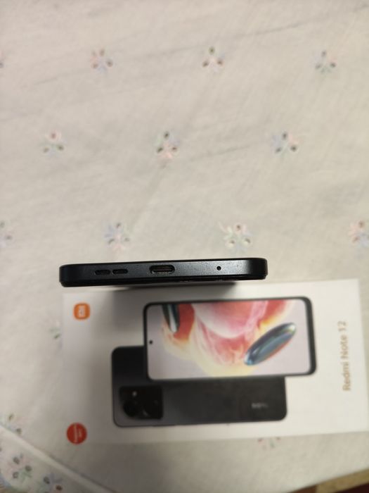 Vând ,Redmi Note 12 ,4GB RAM,128 GB RAM .