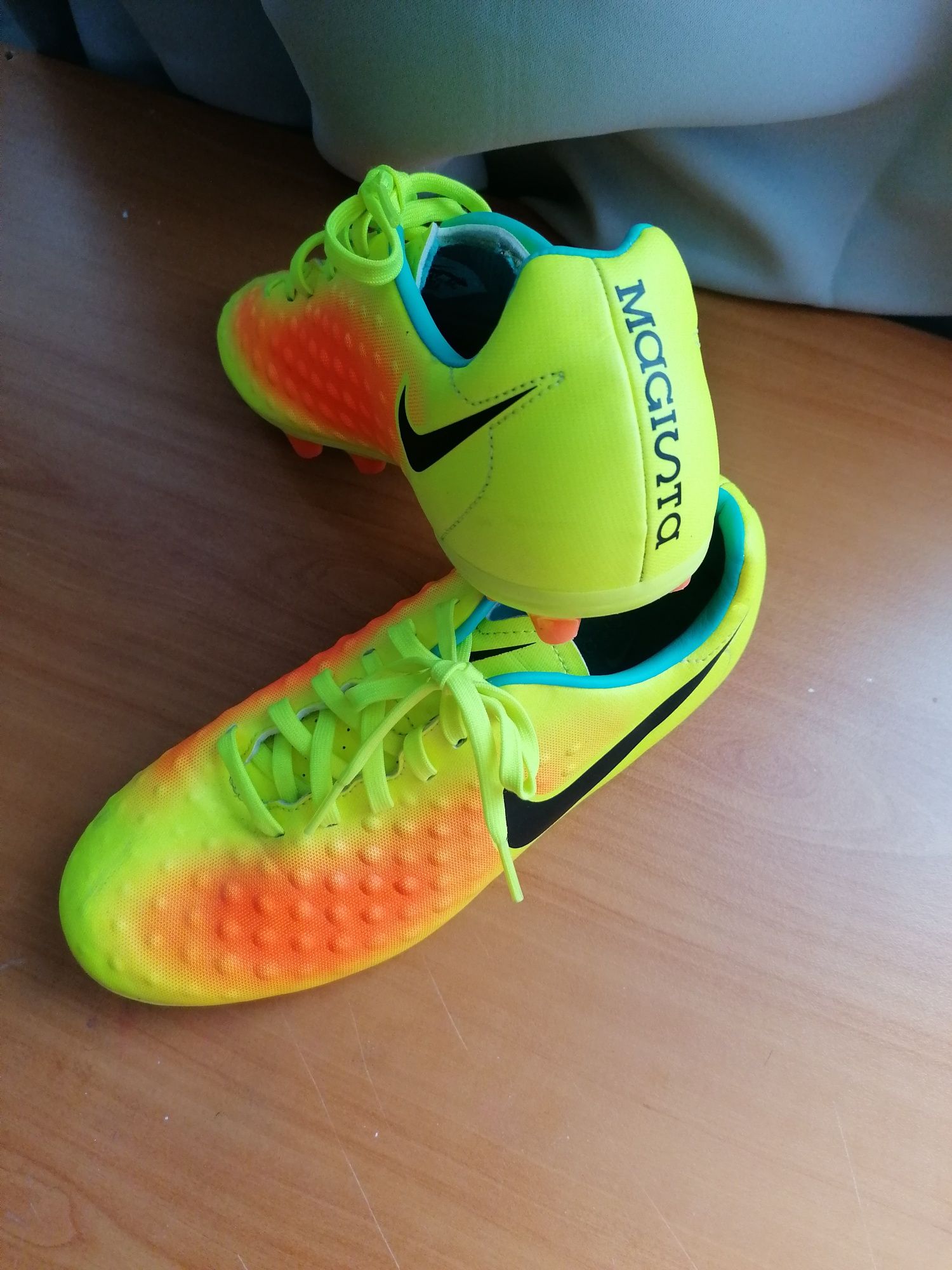 Бутонки"Nike magista"