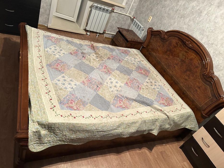 Продам спальный кухонный гарнитур и диван с креслами