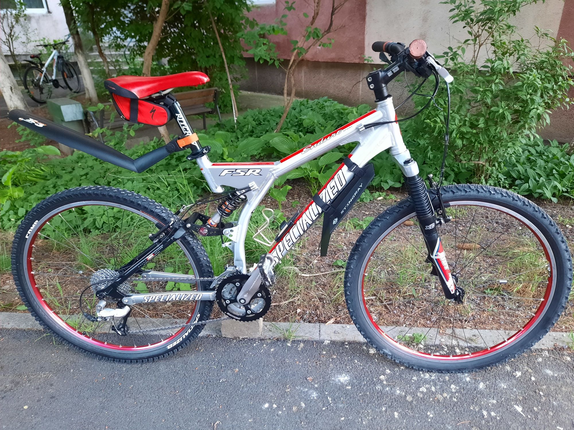 Vand bicicleta SPECIALIZED fullsuspension roti de 26