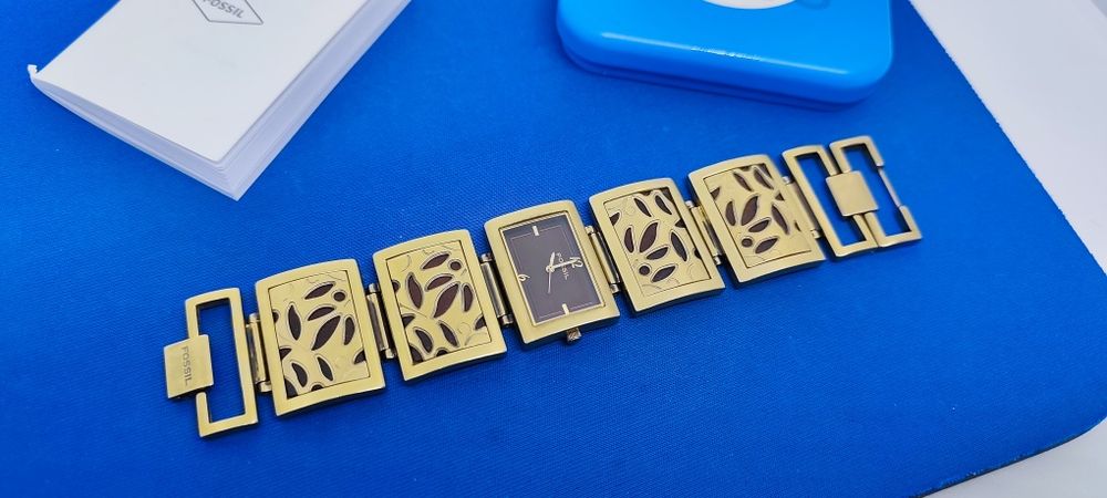 Дамски часовник гривна Fossil