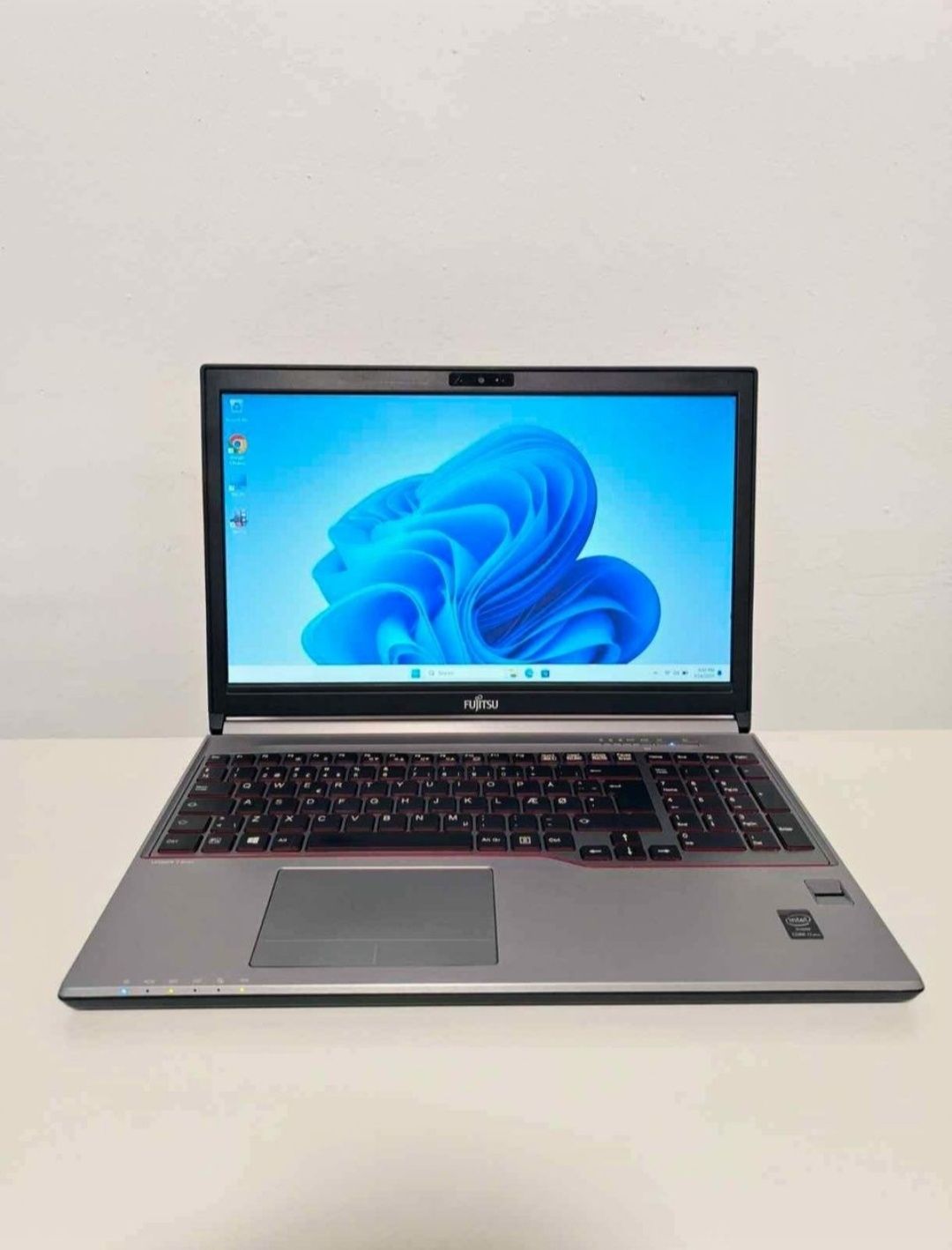 Laptop Fujitsu 14" i5 gen 4 4gb ram