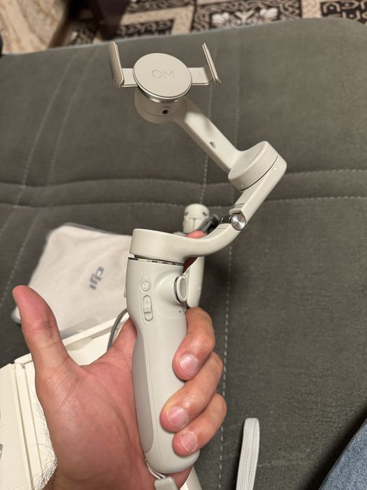 Dji OM 5 Stabilizator telefon uchun. Holati ideal