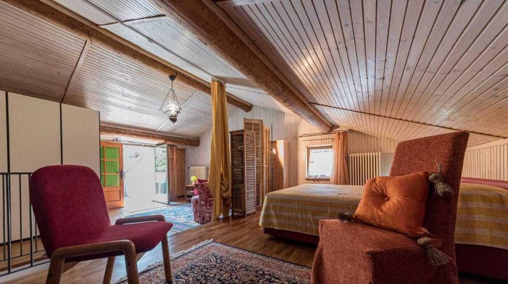 Casa cu 6 camere pentru evenimente, libera pentru revelion si craciun