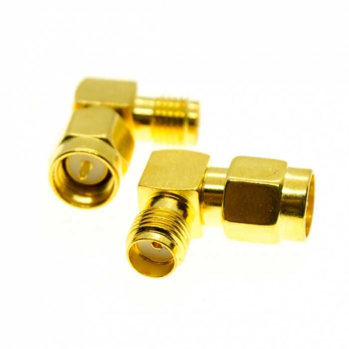 Adaptor SMA filet interior pin tata la SMA filet exterior pin mama 90