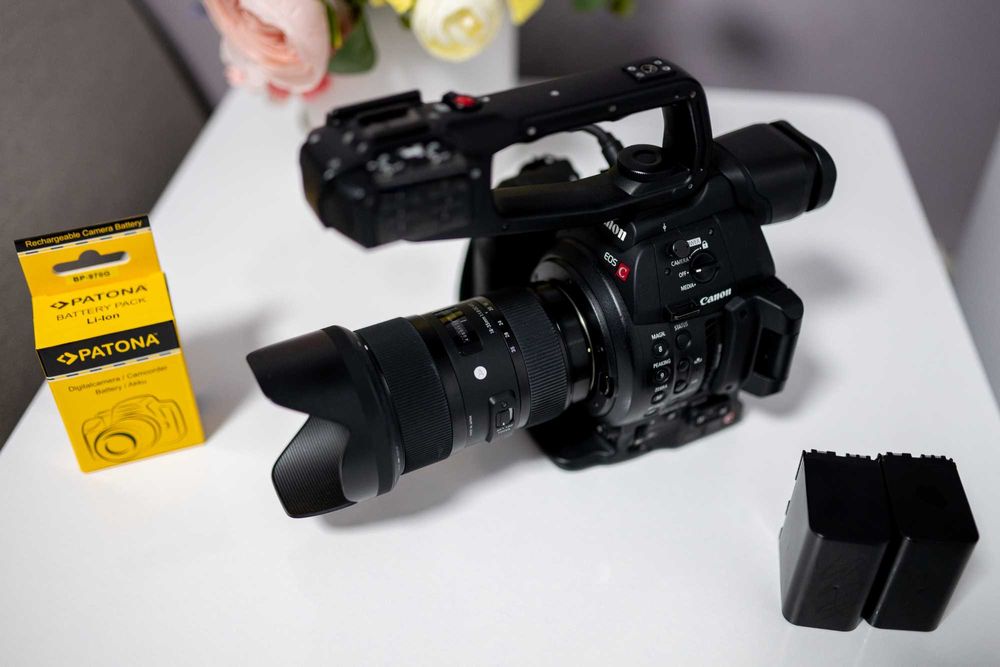 Canon C100 Mark II + obiectiv Sigma 18-35mm f/1.8
