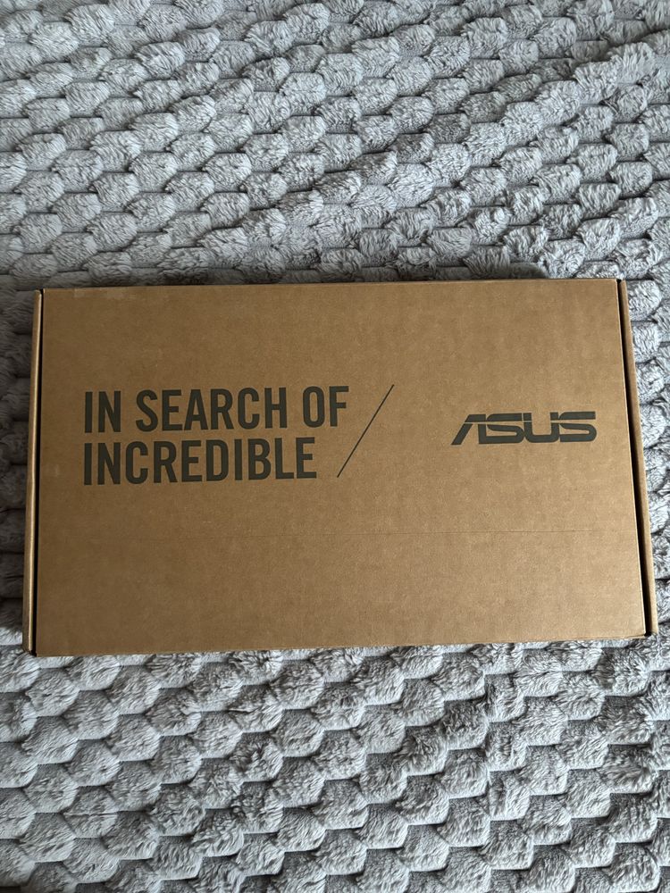 Продавам лаптоп ASUS VivoBook X515EA