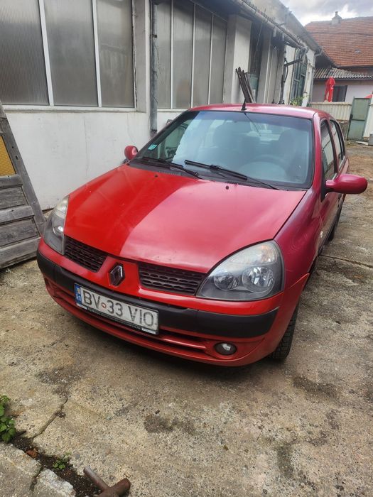 Vând Renault clio an 2005 motor 1,4 benzina an 2005