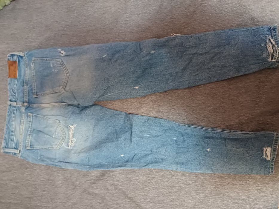 Blugi rupți Bershka Vintage, mărimea 34