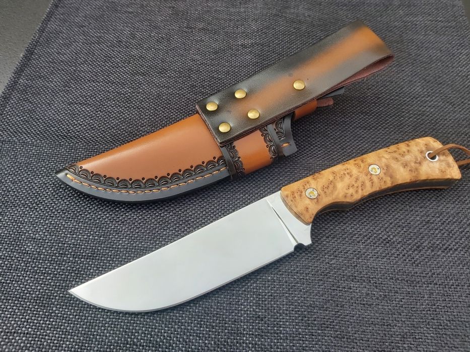 Масивен ловен нож с кожена кания,фултанг ,LN415