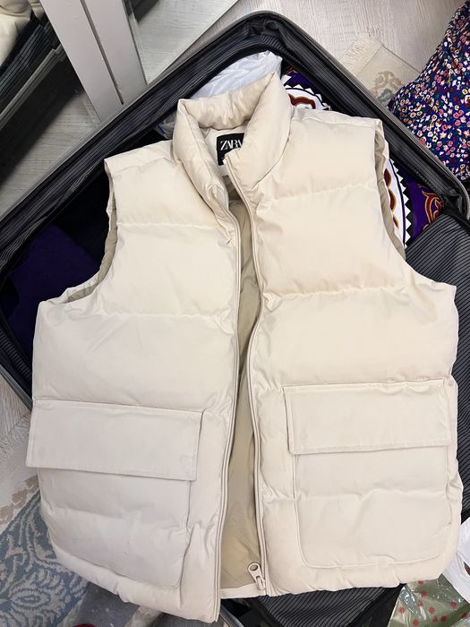 Безрукавка от Zara