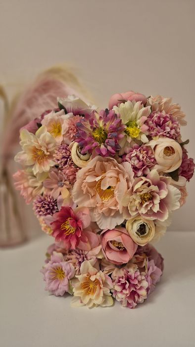 LED Декоративно Сърце от изкуствени цветя