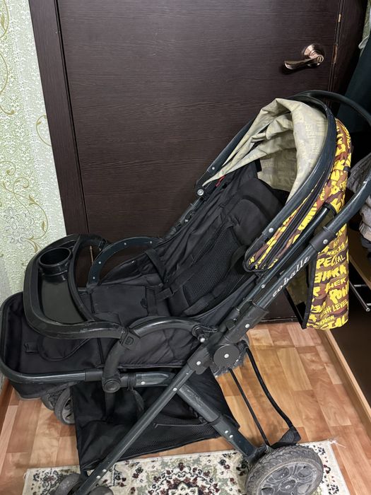 Продам прогулочную коляску