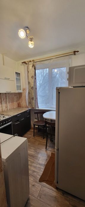 В аренду 2 к. квартира  Саяхат ост.